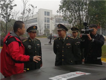 长沙警备区司令员刘长进莅临盾甲新材考察指导工作